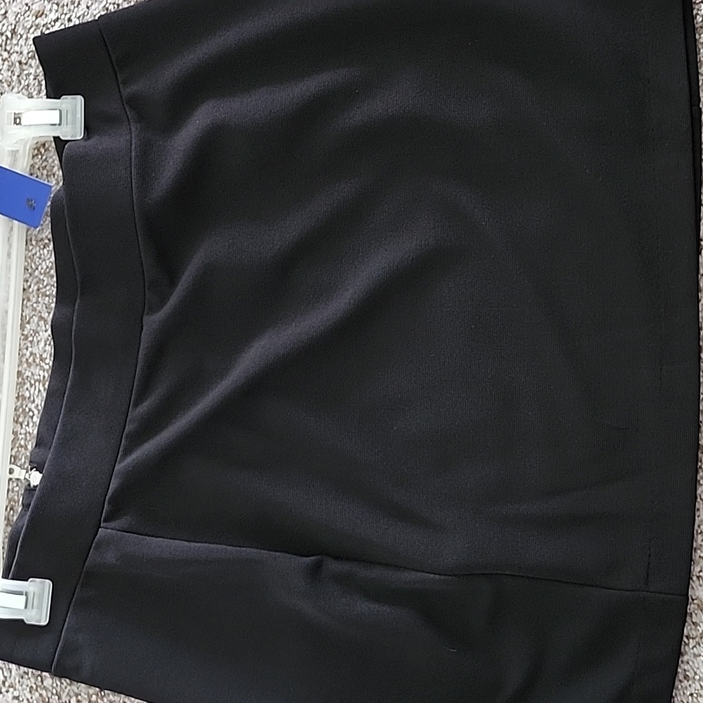 Black mini skirt - Picture 4 of 6